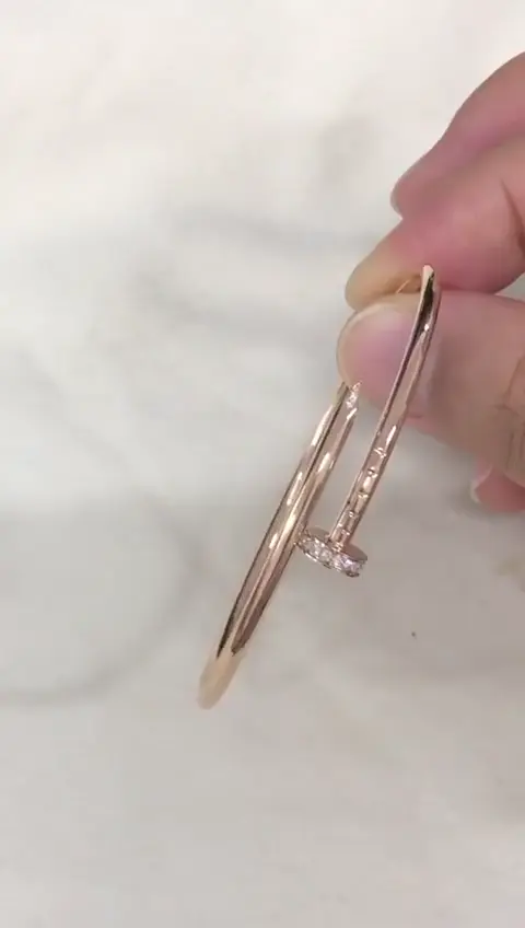 The polished nail form